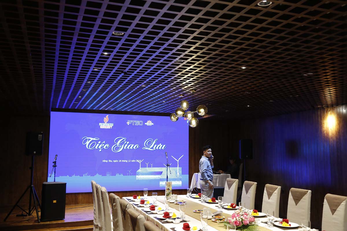 Không gian nhà hàng