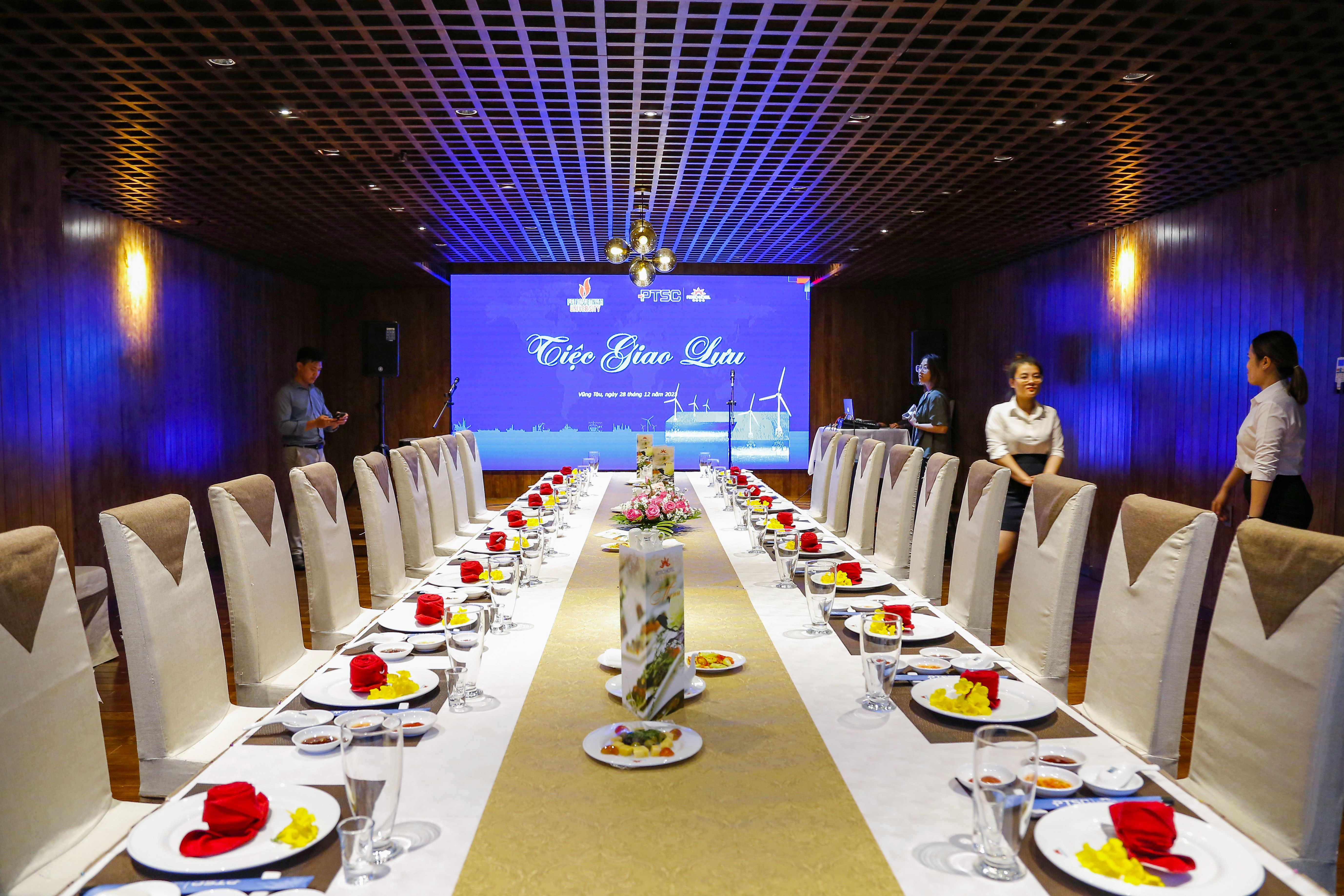 Nhà Hàng VIP Tầng 3 